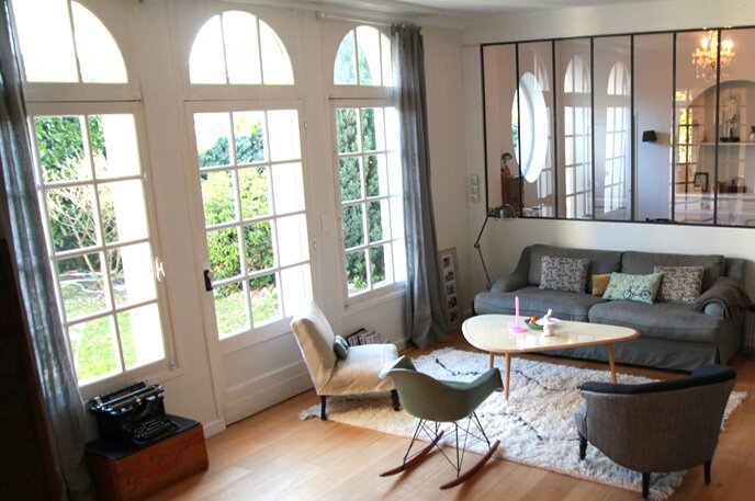 La déco du salon : verrière d'atelier, objets chinés ...entrez ... Salle décor Verriere manger à