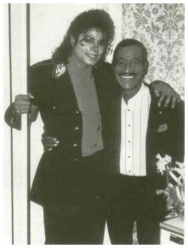 Un jour dans la vie de Michael Jackson - Page 2 86650114