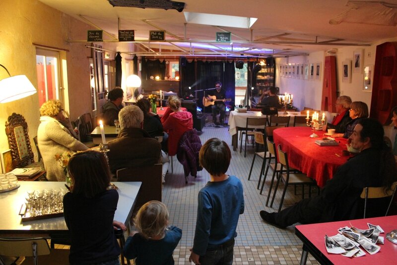 l'Autre café bar brocante de la Roche qui Bois Saint-Laurent-de Terregatte Jean Louis Gavard concert