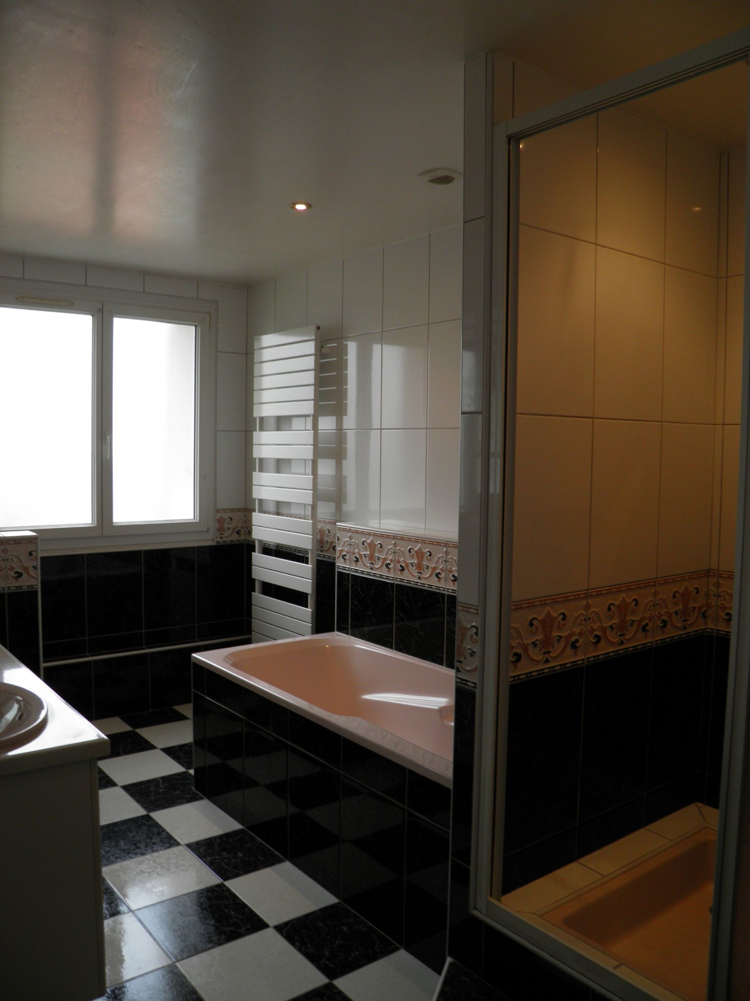 Separer wc et salle de bain avec haute résolution fonds d'écran ...