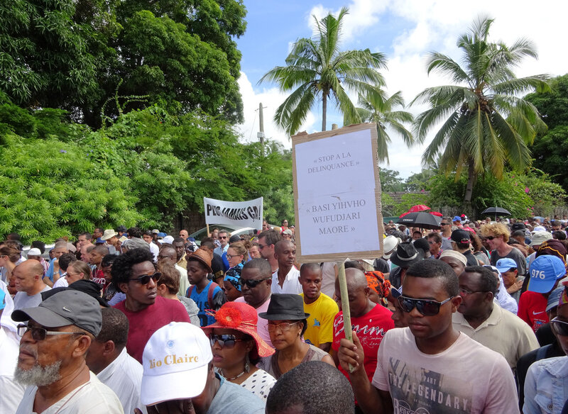Defile-Mamoudzou-Mayotte-19-avril-2016_0_1400_1022