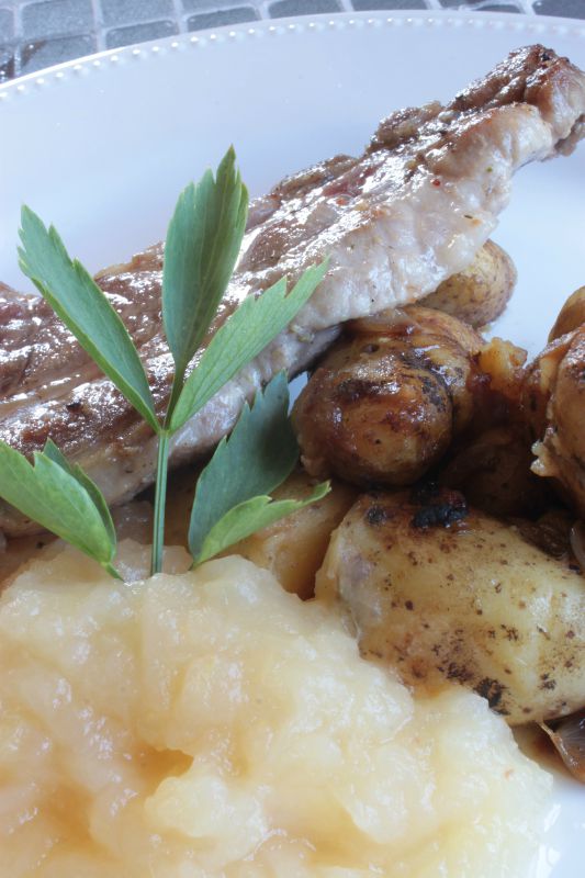 Colet de porc, compote de pommes