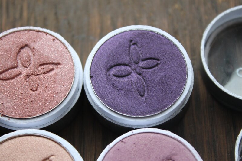 boho green revolution maquillage naturel bio fards à paupières édition limitée 269 myrtille boho green revolution maquillage naturel bio fards à paupières édition limitée 269 myrtille
