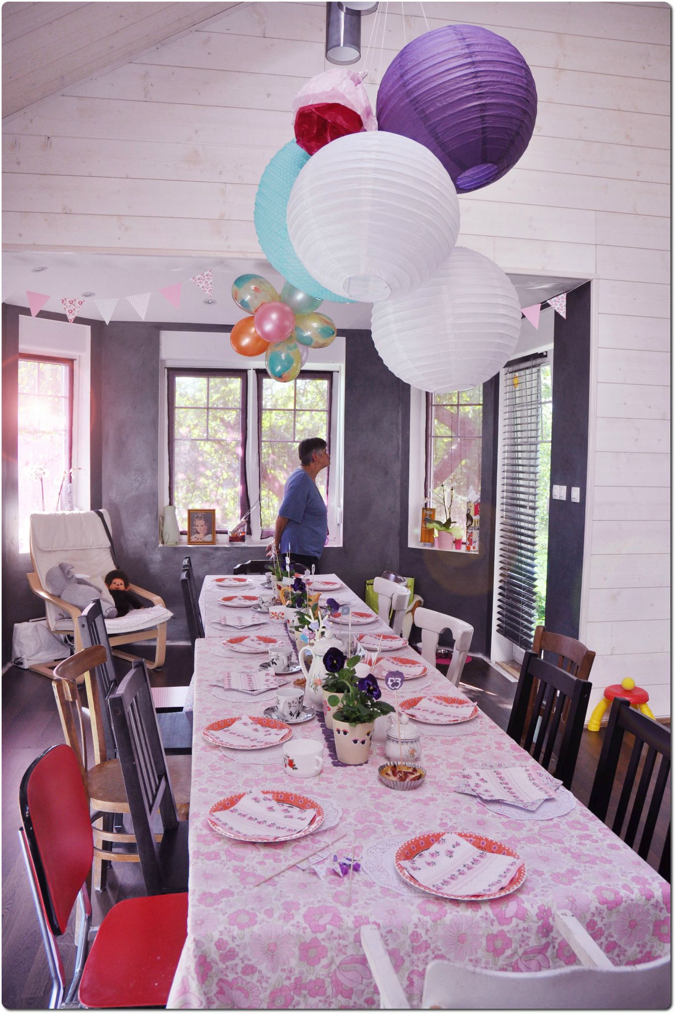 Anniversaire lily 4 : le jour j – la table / le gâteau. fnych