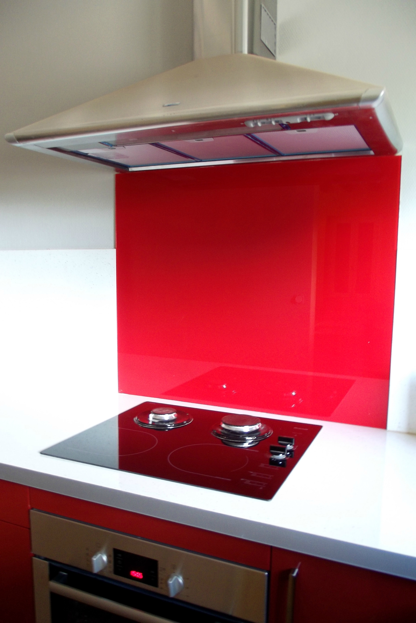 Cuisine rouge avec plan de travail en bois: cuisine couleur taupe ...