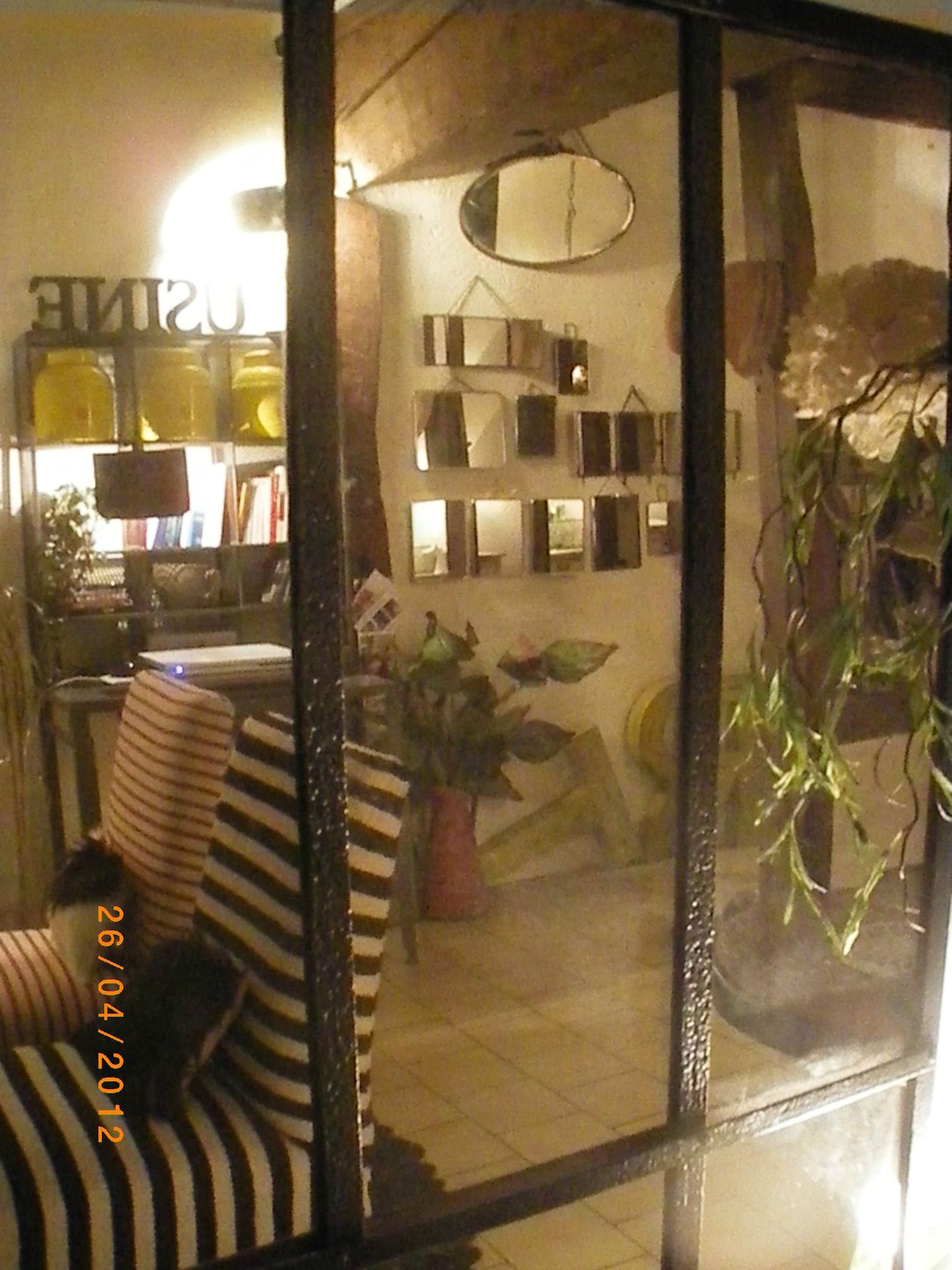 Miroir industriel fait d'un cadran d'une ancienne serre...encore ...