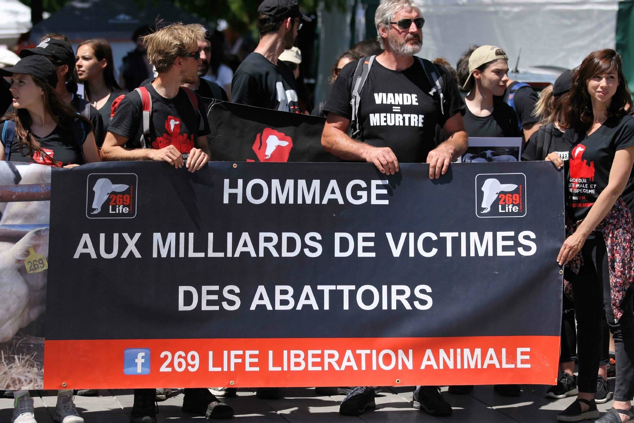 Manifestation à Paris pour la fermeture des abattoirs. © Michel Stoupak.