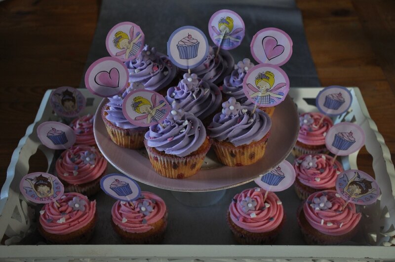 Cupcakes à la vanille décoration fée pour une petite fille ...