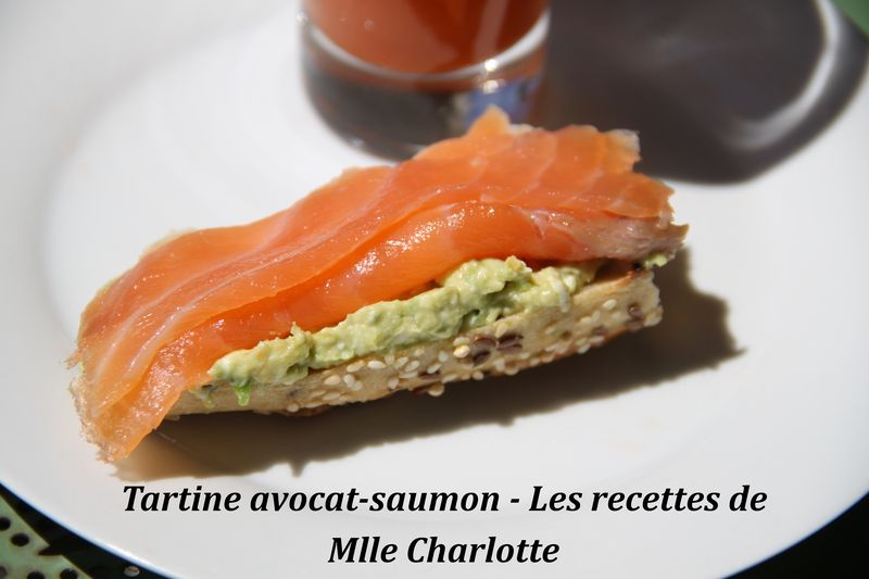 Tartine avocat , saumon