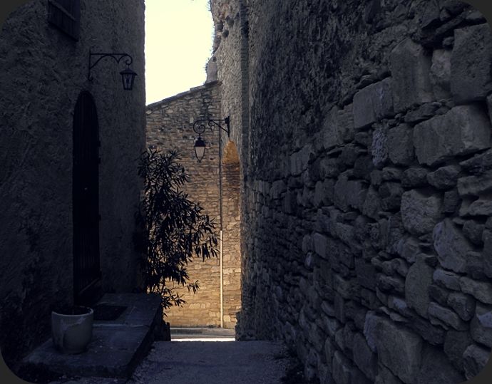 ruelle_v_nasque