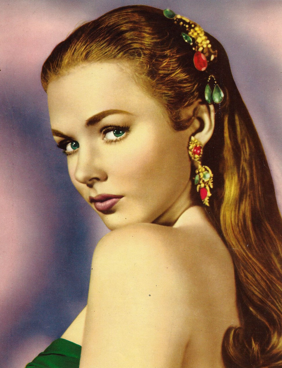 DÉCÈS DE L ACTRICE AMÉRICAINE PIPER LAURIE CINETOM