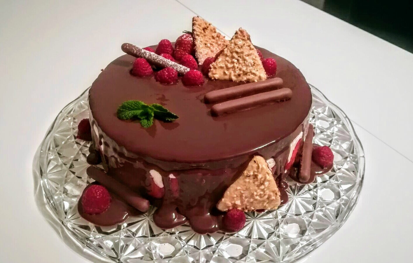 G Teau Aux Fraises Et Au Chocolat D Lices By Sanae