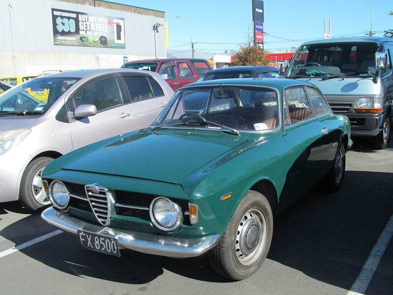 1969_Alfa_Romeo_1300_GTV_(14129192844)
