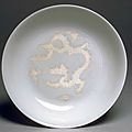 Plate with dragons, ming dynasty (1368-1644), hongzhi mark and period (1488-1505)