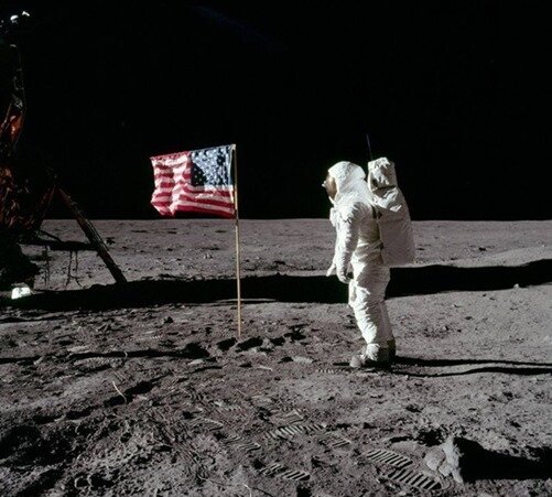 1er pas sur la lune