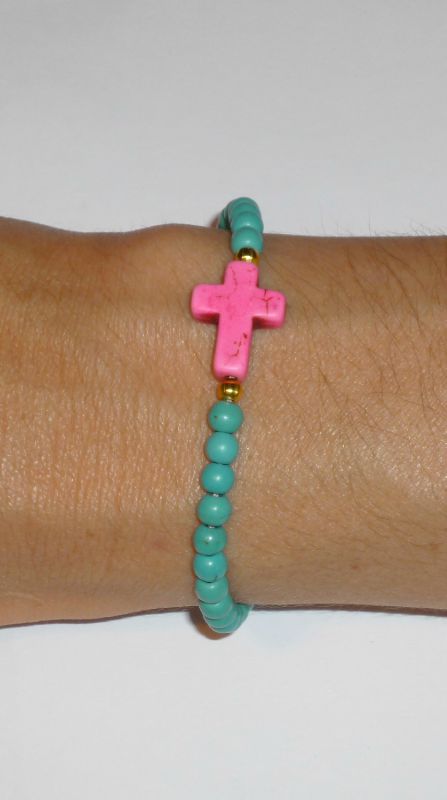 Bracelet 'Croix Howlite' rose, perles howlite