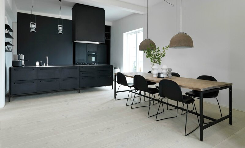 contrast-wood-floor
