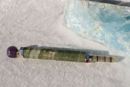 33_v_suvianite