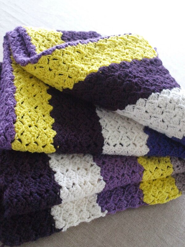 CROCHET BLANKET CHANTAL SABATIER