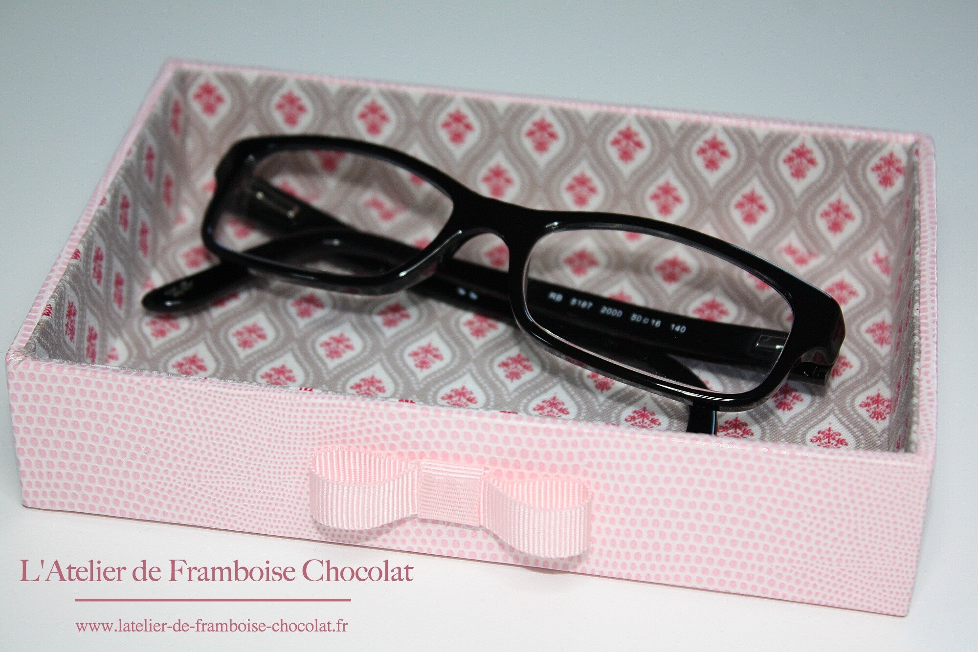 Plateau à lunettes L'Atelier de Framboise Chocolat