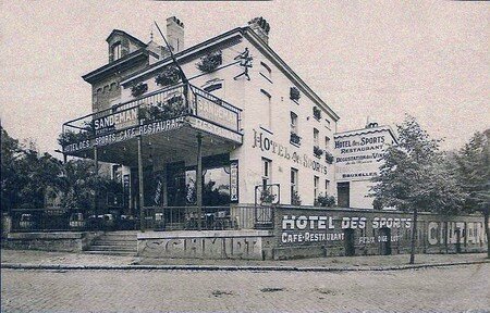 H_tel_des_Sports_pub