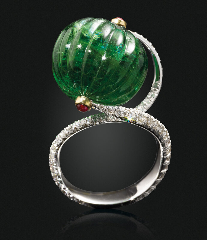 2019_NYR_17464_0329_000(an_emerald_bead_ruby_and_diamond_ring)