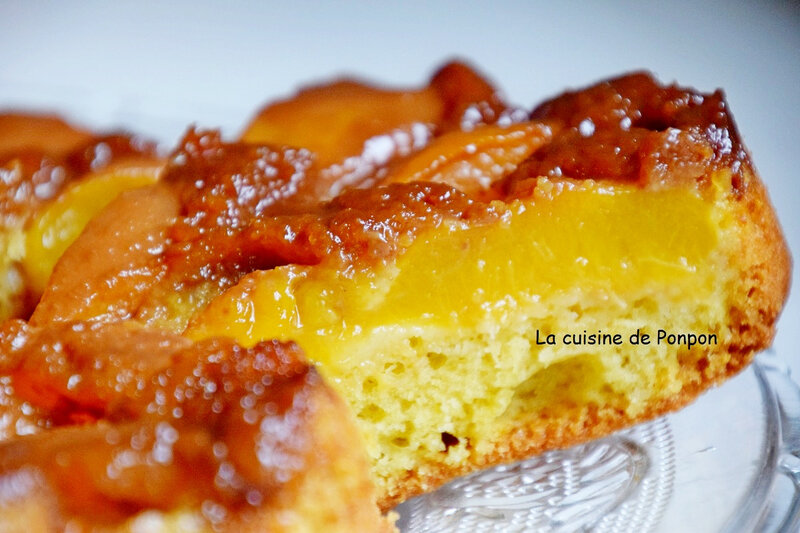 gateau renversé aux pêches caramélisées au caramel beurre salé Raffolé (18)