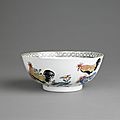 Bol à décor de coq, Chine, Règne de Qianlong. Paris, musée Guimet - musée national des Arts asiatiques