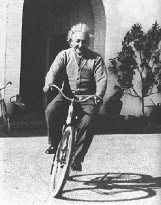 _yartiEinstein04