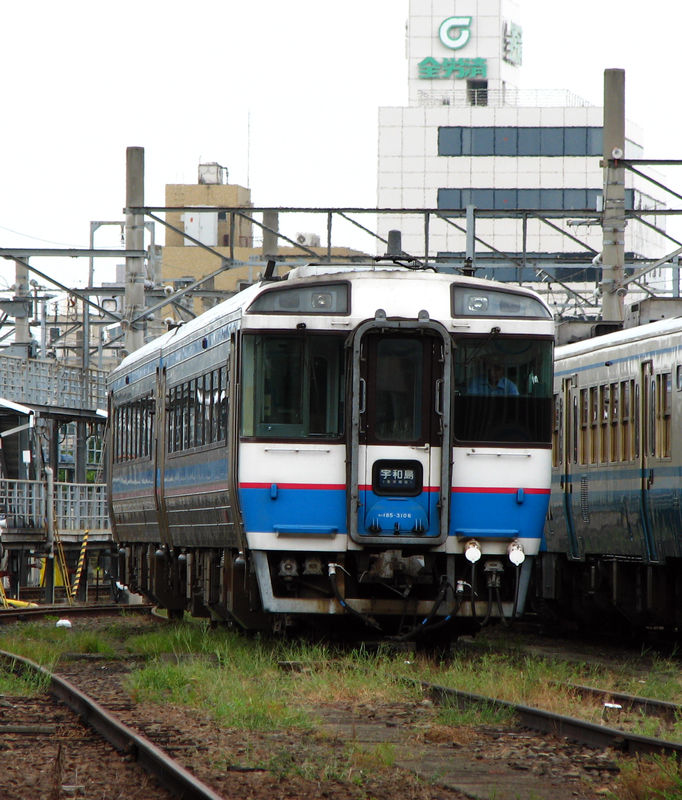 JRキハ185 (185-3106), Matsuyama depot