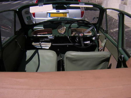 Morris_Minor_Cab_Int