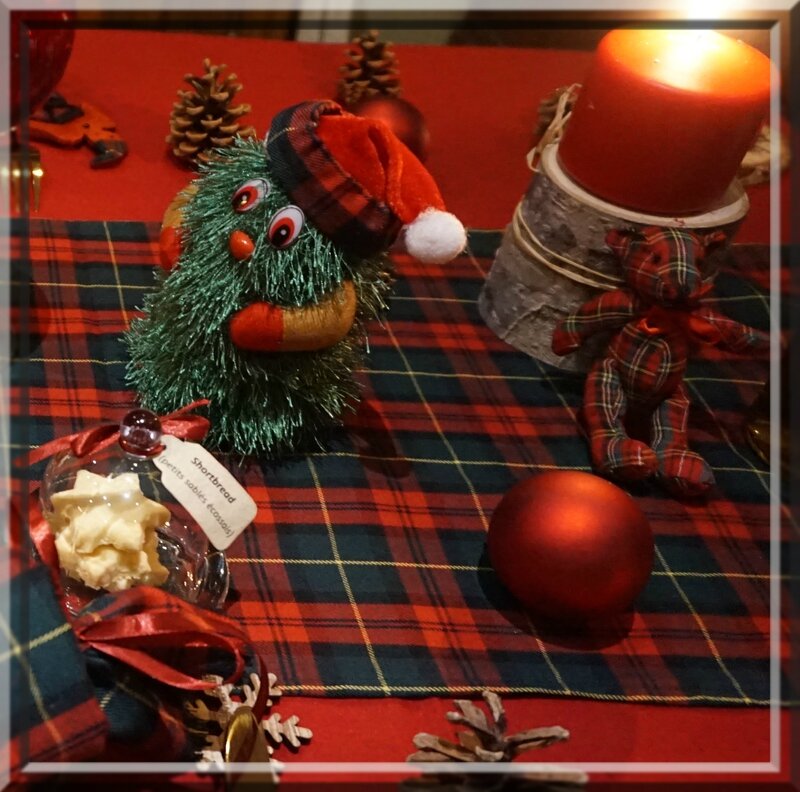 Noël 2016 en Ecosse... Martine met la table