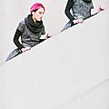 Soeurs jumelles dans l’escalier- marta modenfer - mode