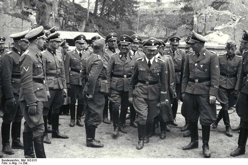 Bundesarchiv_Bild_192-015_KZMauthausen_Himmler