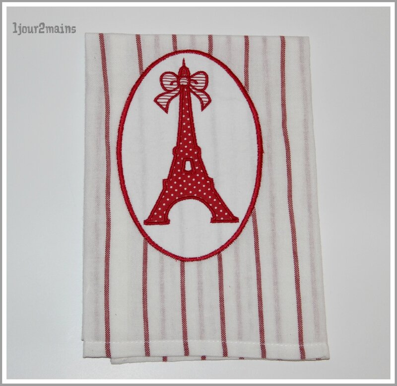 torchon Eiffel rouge