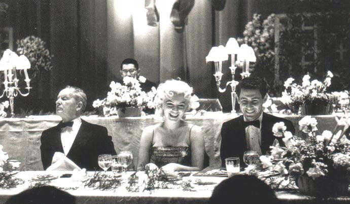 1955-03-11-NY-Waldorf_Astoria-Friars_Club-by_mhg-010-2