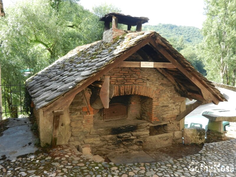 && Belcastel (12)