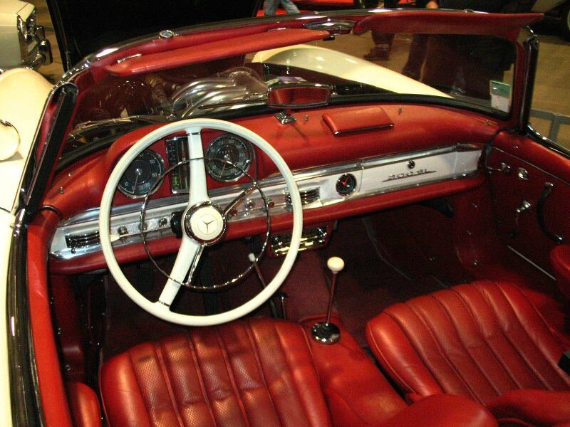 Mercedes300SLroadsterint1