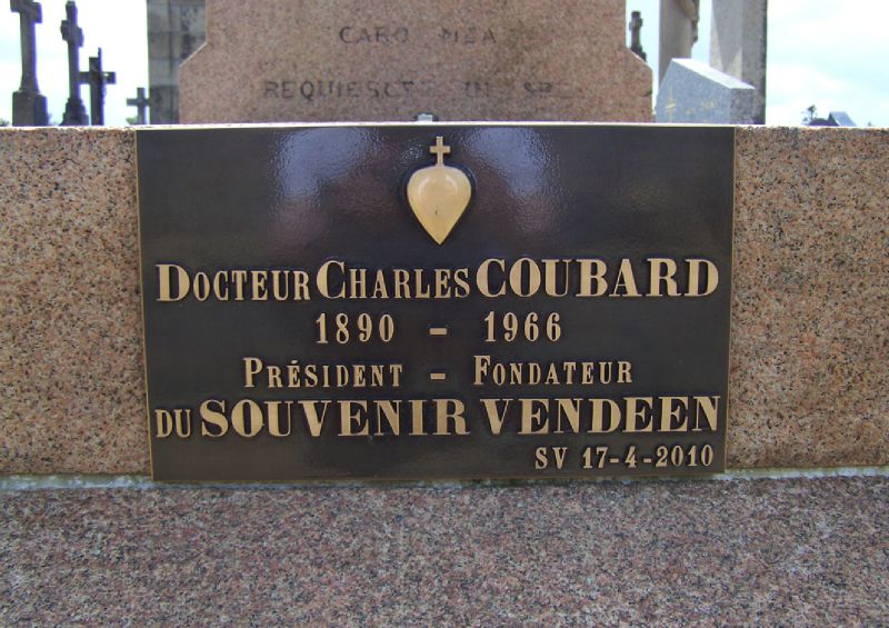 Cholet (49) – Tombe du Docteur Coubard (2010)