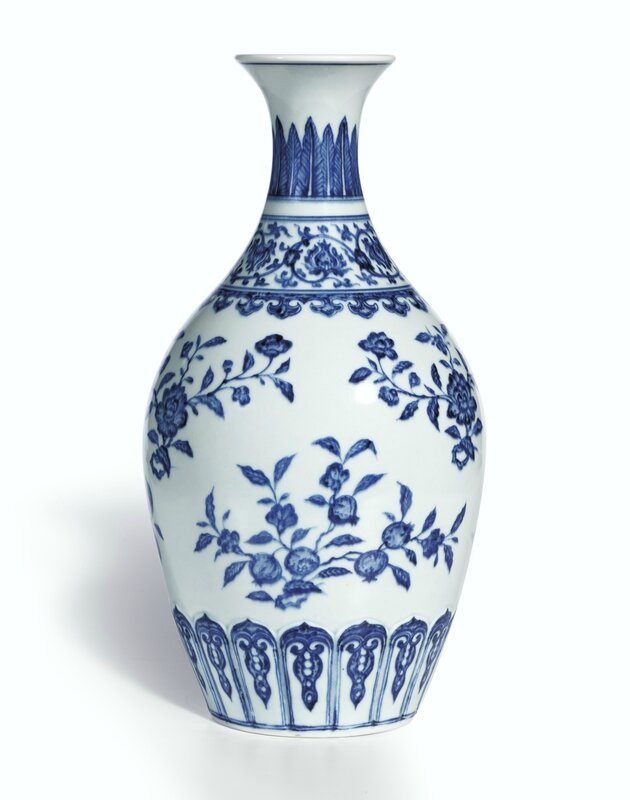 A superb Ming-style blue and white vase
