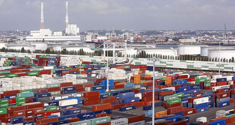 2250395_les-operateurs-prives-vent-debout-contre-lautorite-portuaire-du-havre-sur-lextension-de-port-2000-web-tete-060847896270