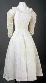 1942-06-19-wedding-dress-1b