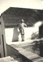 1933-at_bolenders-norma_jeane_with_dogs-013-1