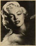 ph_pow_ingmethemostbeautifulclothes_WarmestregardsMarilynMonroe