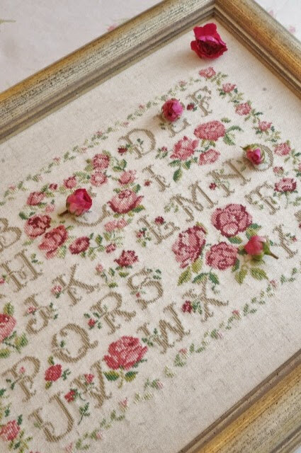 abécédaire boutons de roses 1