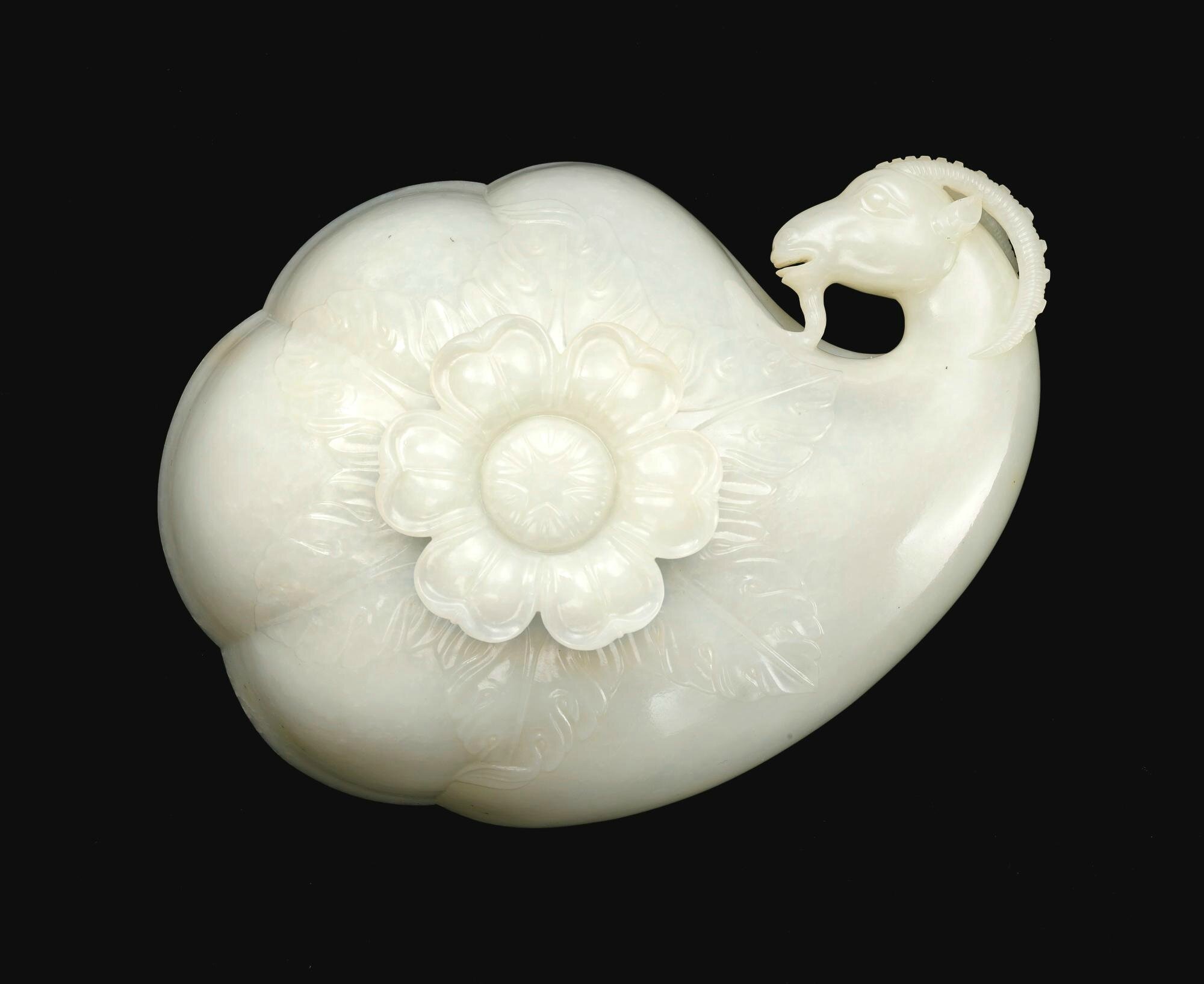An exceptional Imperial Mughal-style white jade &#39;ram&#39;s&#39; cup, Qing dynasty, Qianlong period - Alain.R.Truong