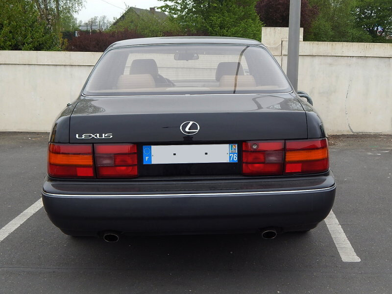 LexusLSXF10ar