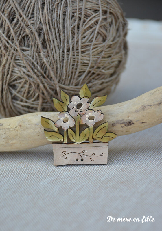 corbeille de fleurs blanches