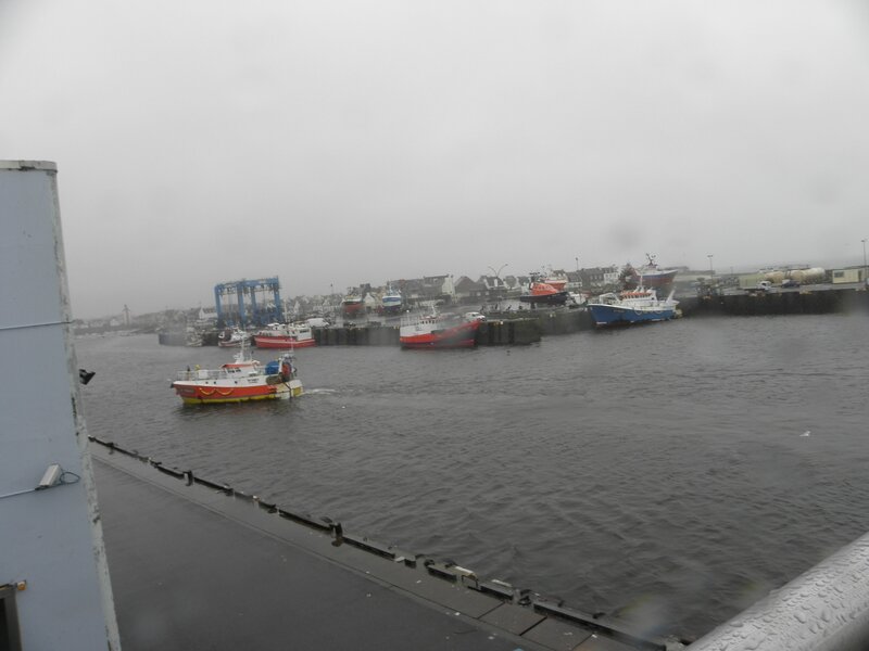 Le Guilivec......Les chalutiers rentrant au port..........