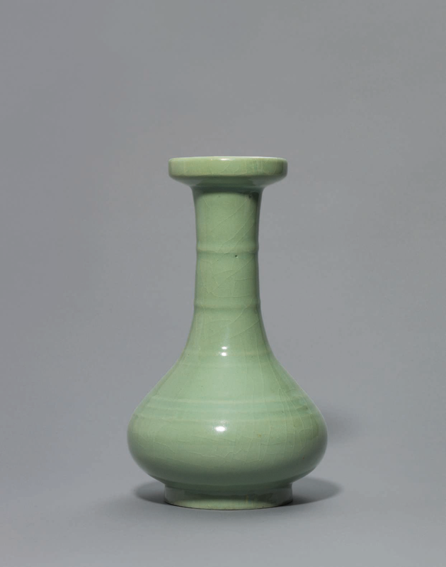 A 'Longquan' Celadon-glazed 'Bamboo-Neck' Vase, Xianwenping, Southern Song-Yuan Dynasty (1127-1368)